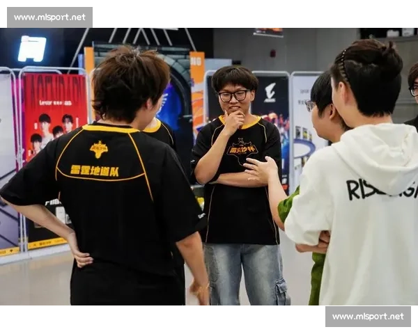 战队远征S赛!青春热血能否铸就电竞新传奇